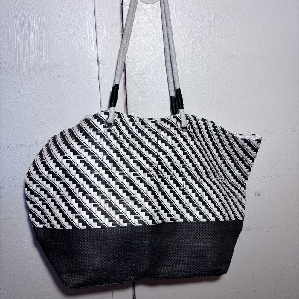 Large Black & White Tote Bag - Picture 3 of 7